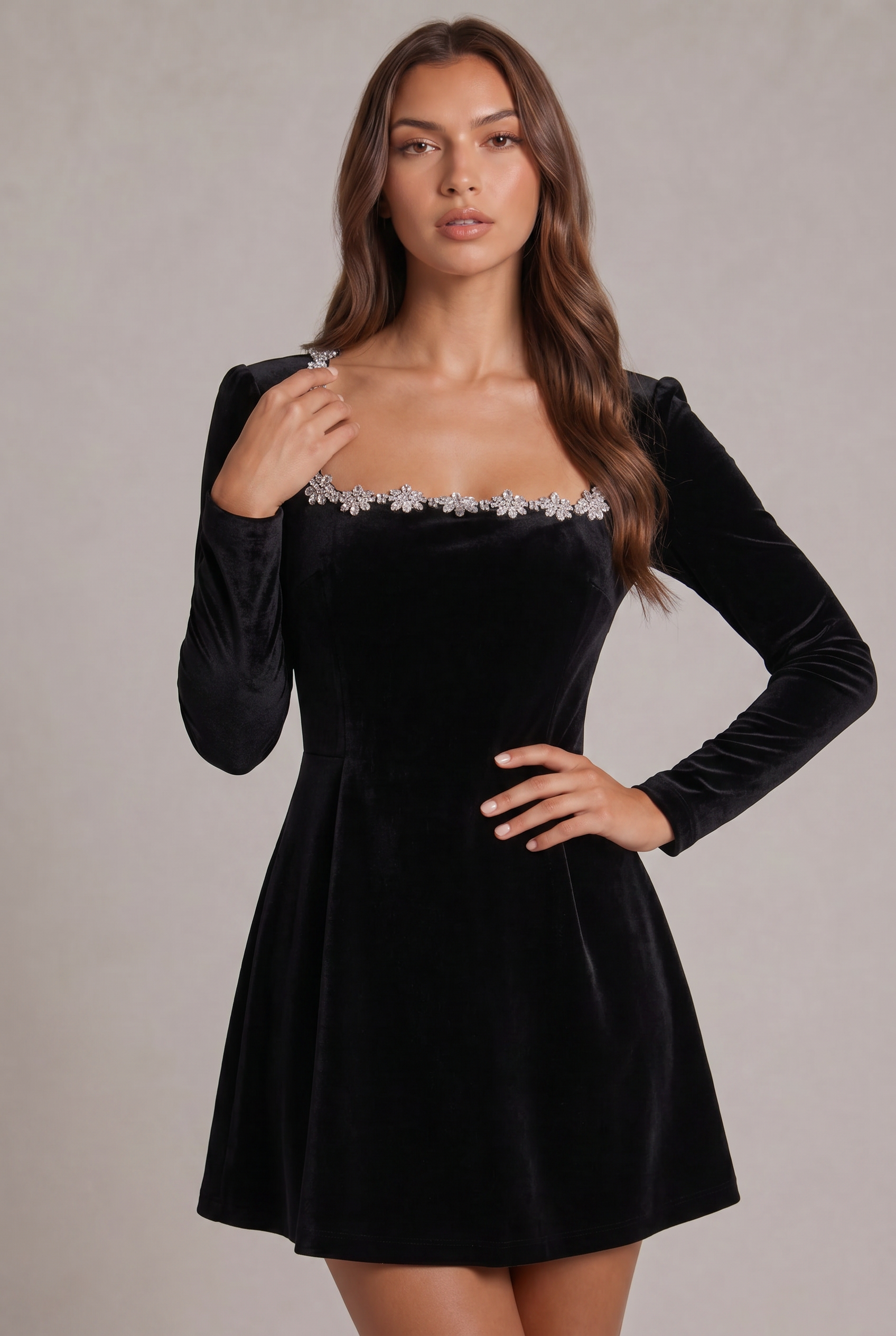 Jolie Sukienka Mini Noor Laurent